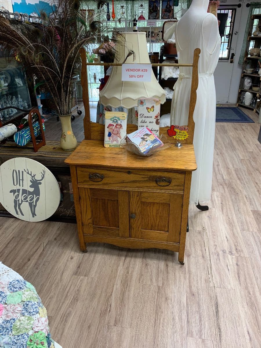 County Line Antique Mall going out of business sale. photo 4