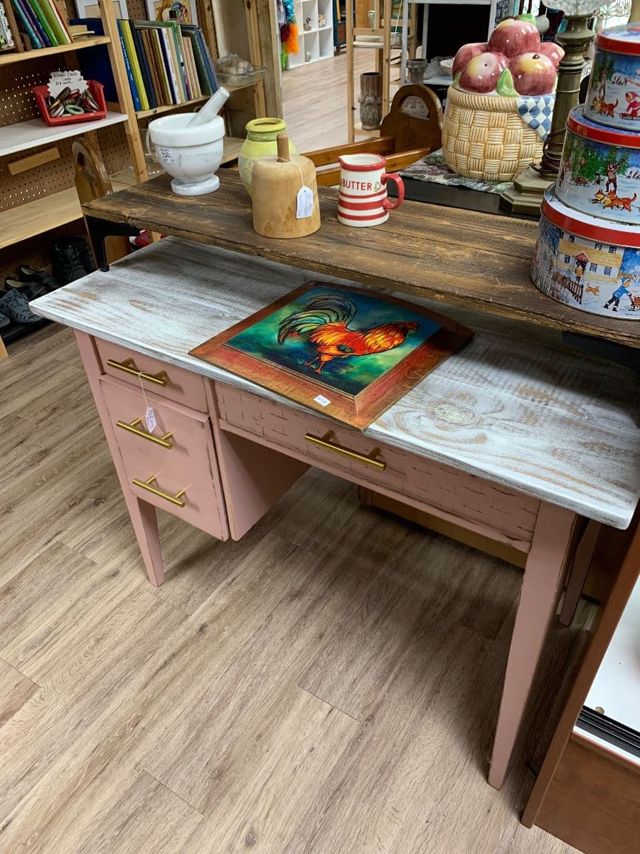 County Line Antique Mall going out of business sale. photo 8