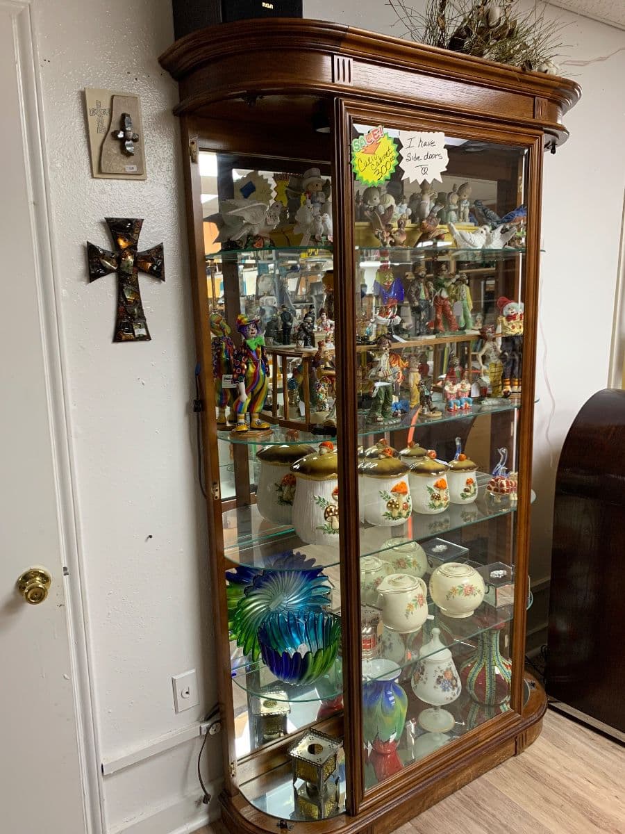 County Line Antique Mall going out of business sale. photo 11