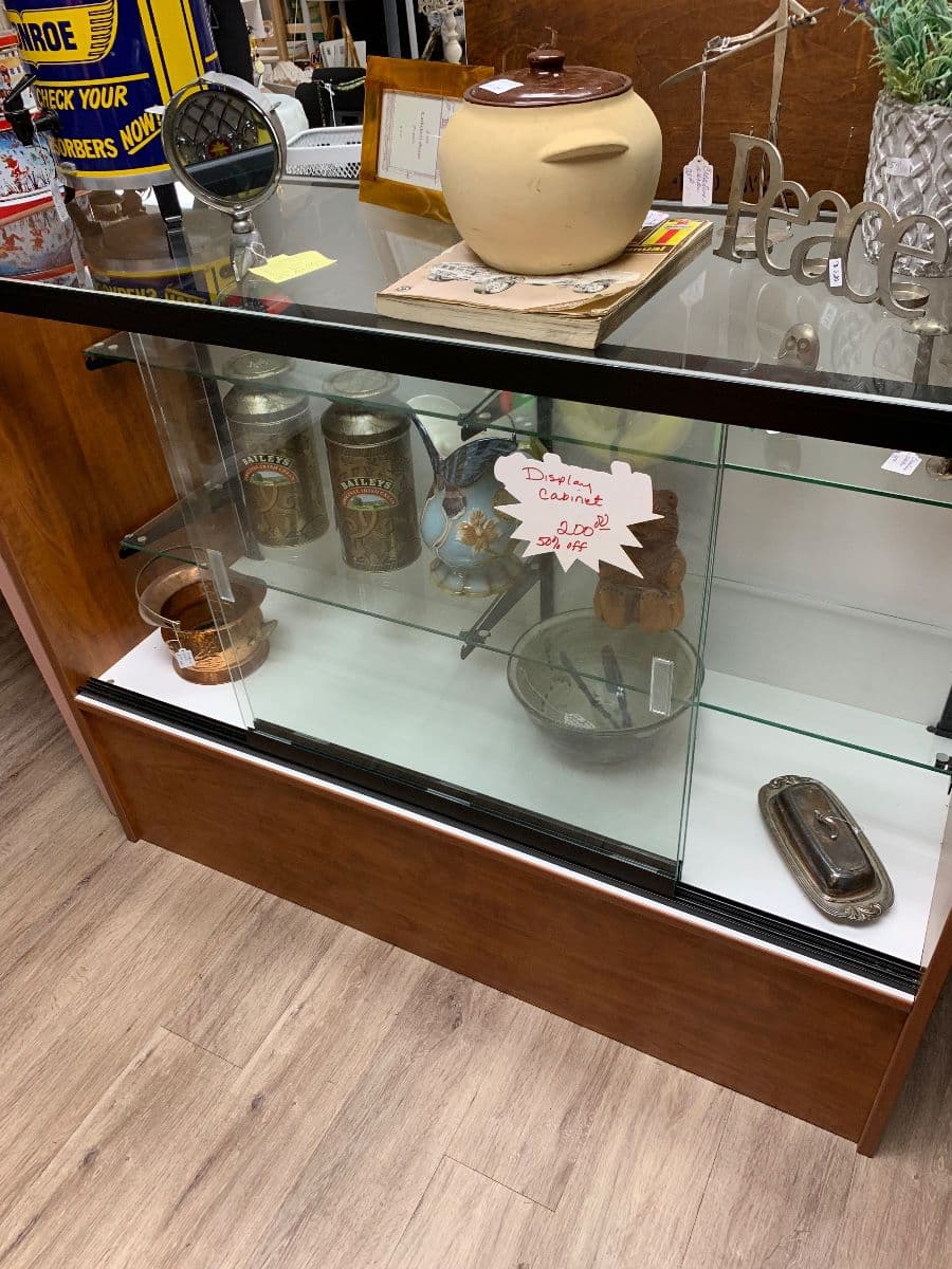 County Line Antique Mall going out of business sale. photo 10