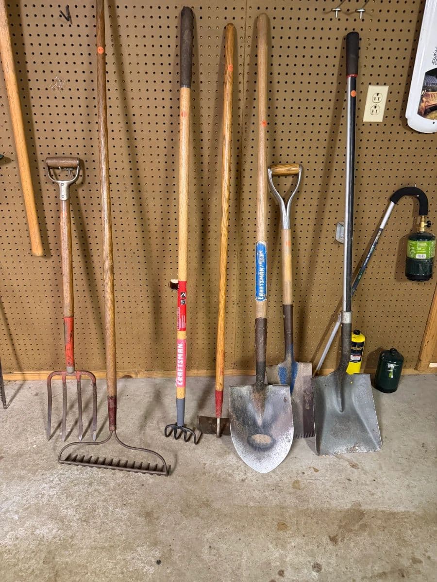Vanderwolf Estate Sale photo 4