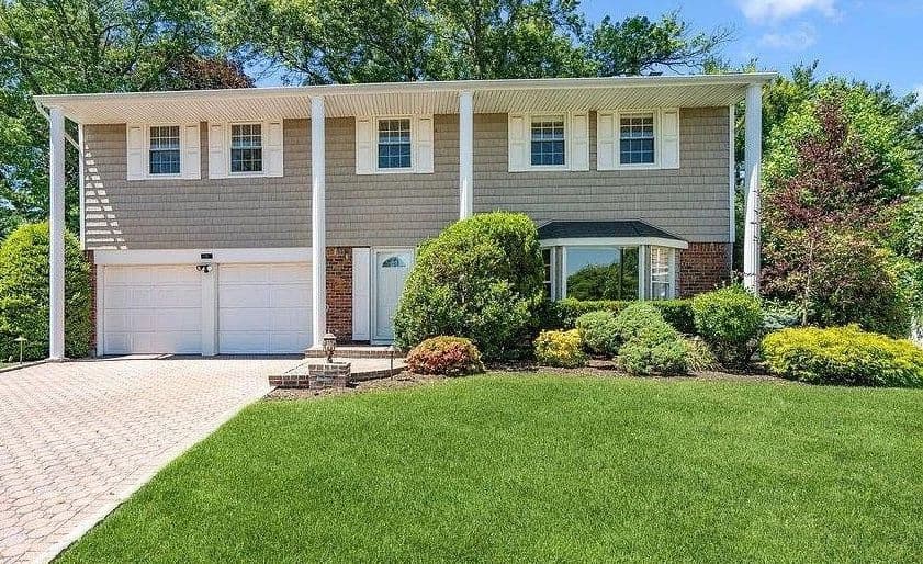 Woodbury, NY Online Auction. Starts Tues, 8/4/26 At 9AM. Auction Begins Closing Tues, 8/11/26 8PM. photo 1