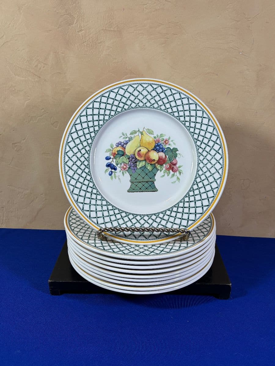Bertha and the Babes Present Patio Furniture, Villeroy Boch, Chicos, Swarovski, Waterford photo 9