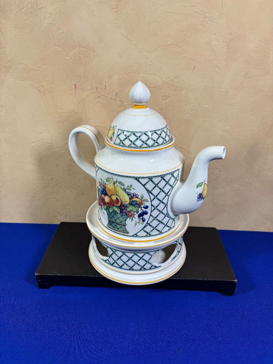 Bertha and the Babes Present Patio Furniture, Villeroy Boch, Chicos, Swarovski, Waterford photo 11