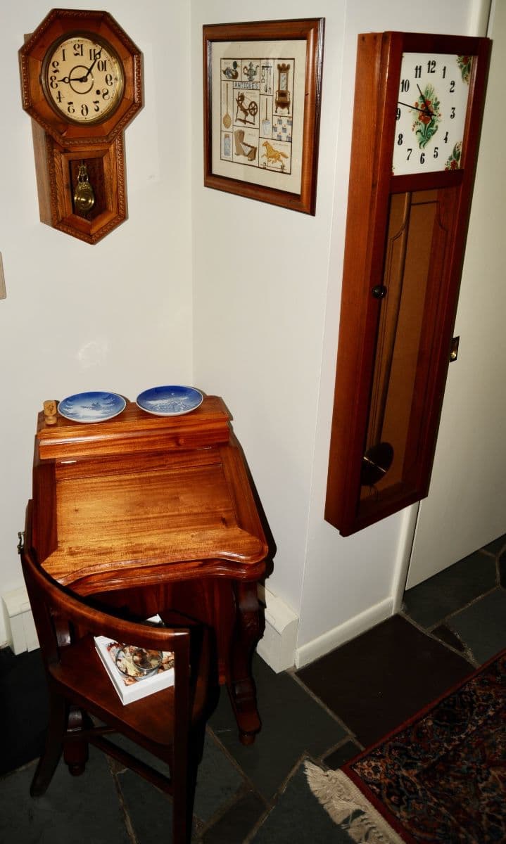 ANTIQUES, CLOCKS AND DESIGNER CLOTHING IN LANCASTER (NUFFALO AREA) photo 5