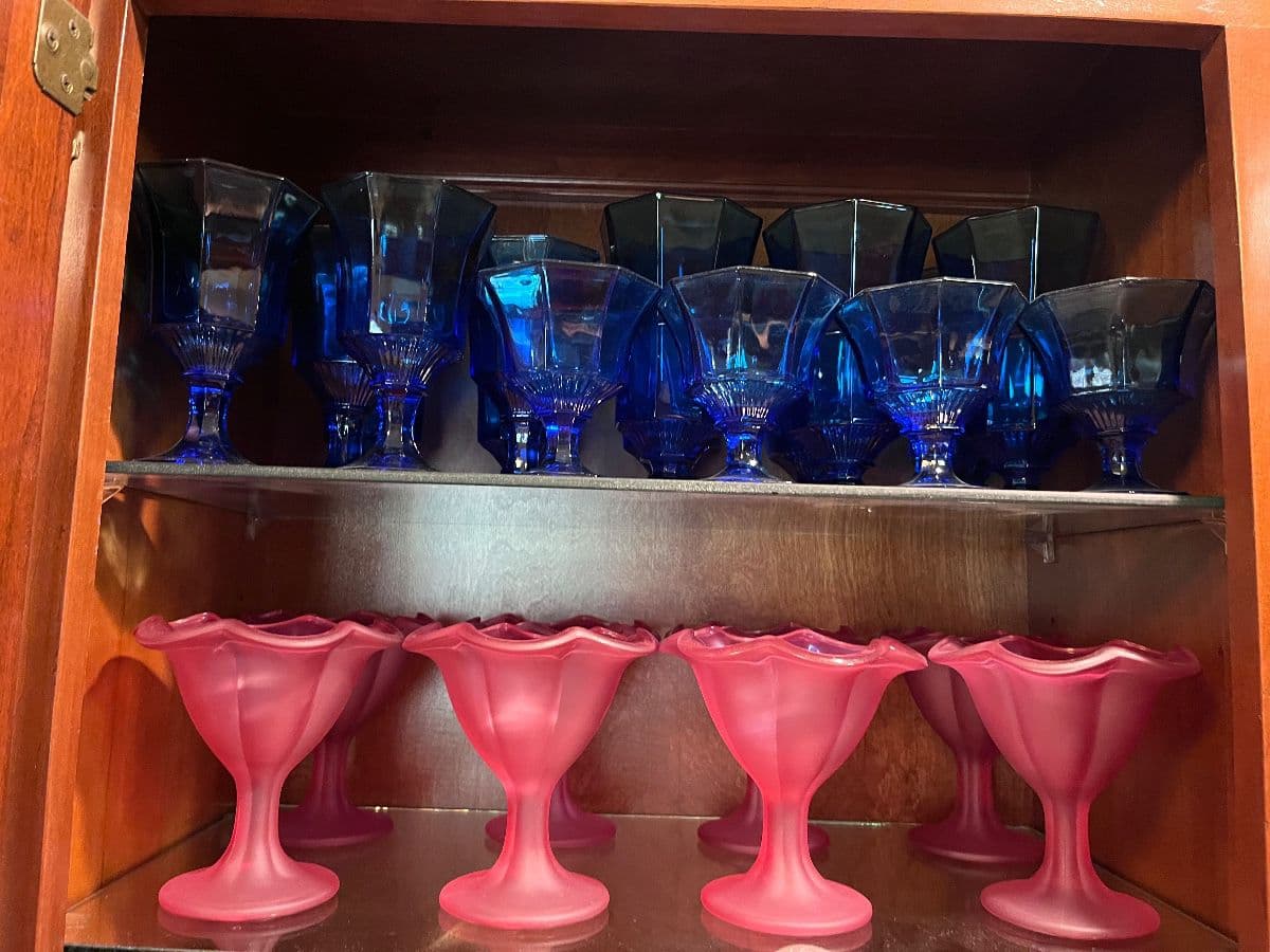 Doona Davis Estate Sales LLC: Designer Purses -Lenox-Furniture-Antiques-Blue Willow- More photo 6