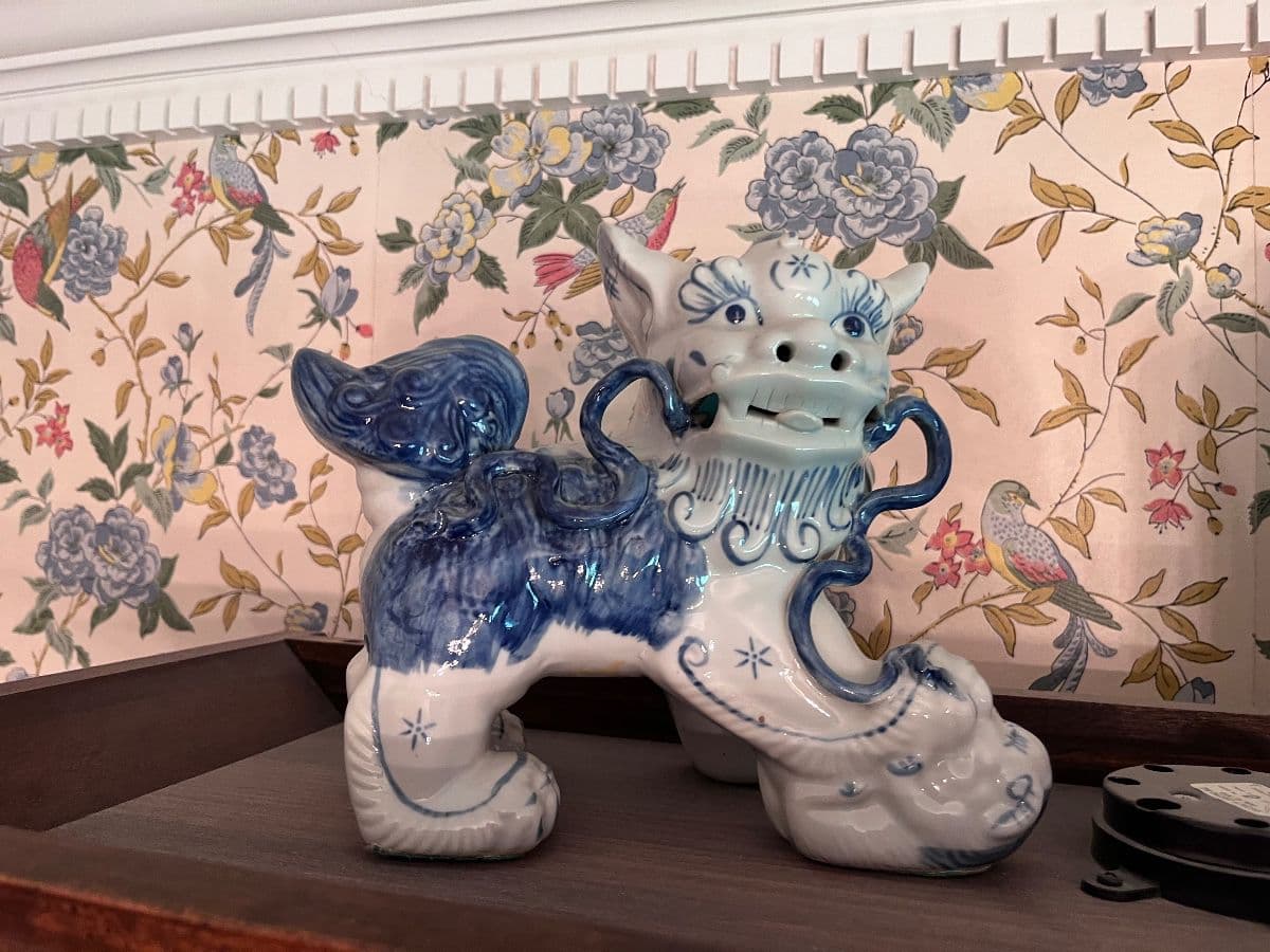 Doona Davis Estate Sales LLC: Designer Purses -Lenox-Furniture-Antiques-Blue Willow- More photo 2