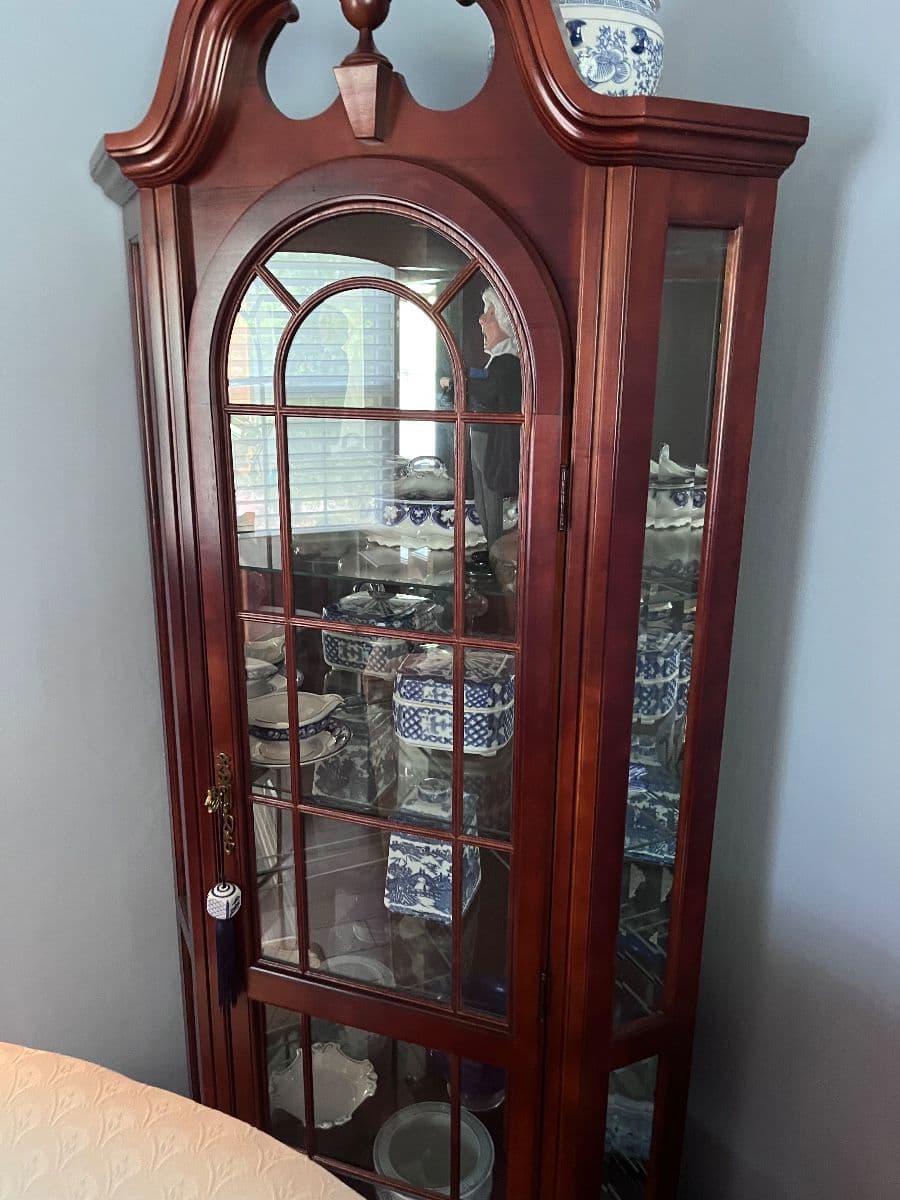 Doona Davis Estate Sales LLC: Designer Purses -Lenox-Furniture-Antiques-Blue Willow- More photo 3