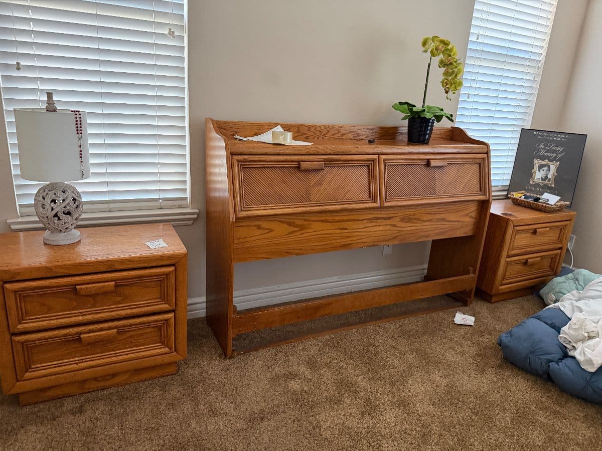 Windsor Furn, bedroom, dressers, dining tbl, kitch,  clothes, art, electr,exersize ,office, decor photo 6