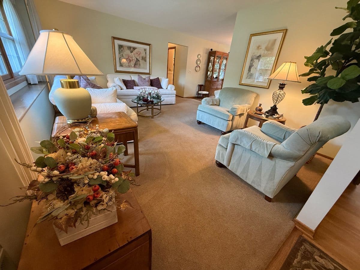 Spectacular Roseville Estate Sale photo 11