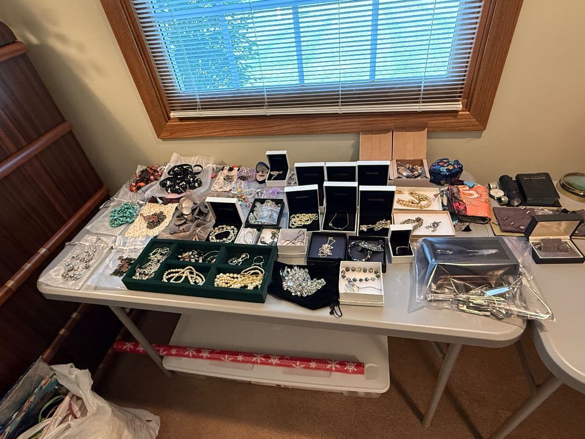 Spectacular Roseville Estate Sale photo 3