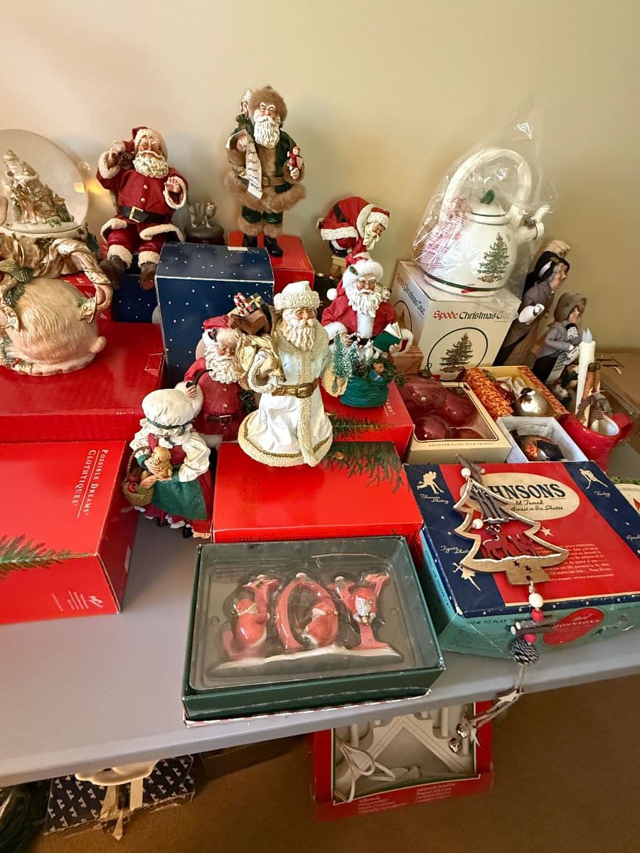 Spectacular Roseville Estate Sale photo 4