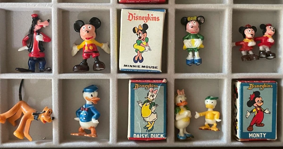 Fabulous Antique & Vintage Auction Incl. Disney Collection photo 10