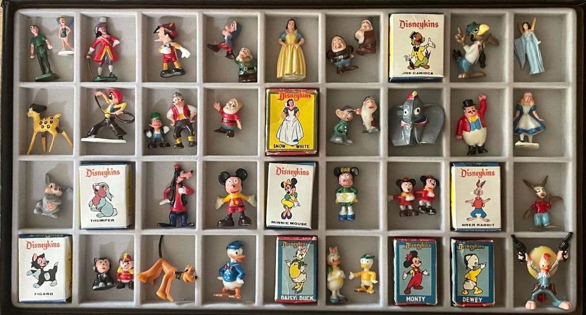 Fabulous Antique & Vintage Auction Incl. Disney Collection photo 8
