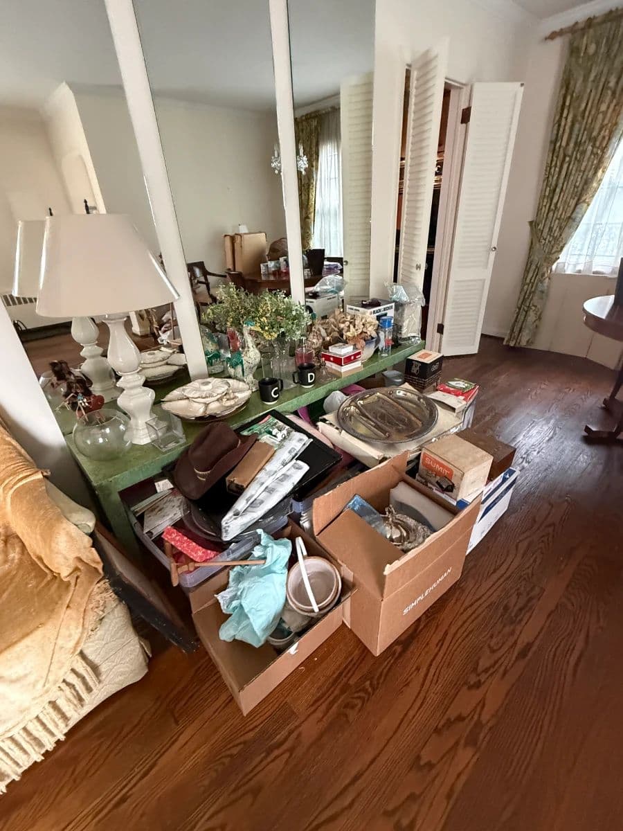 HOLLIS TAG SALE HOSTED BY INVITED SALES BY TRACY JORDAN photo 3