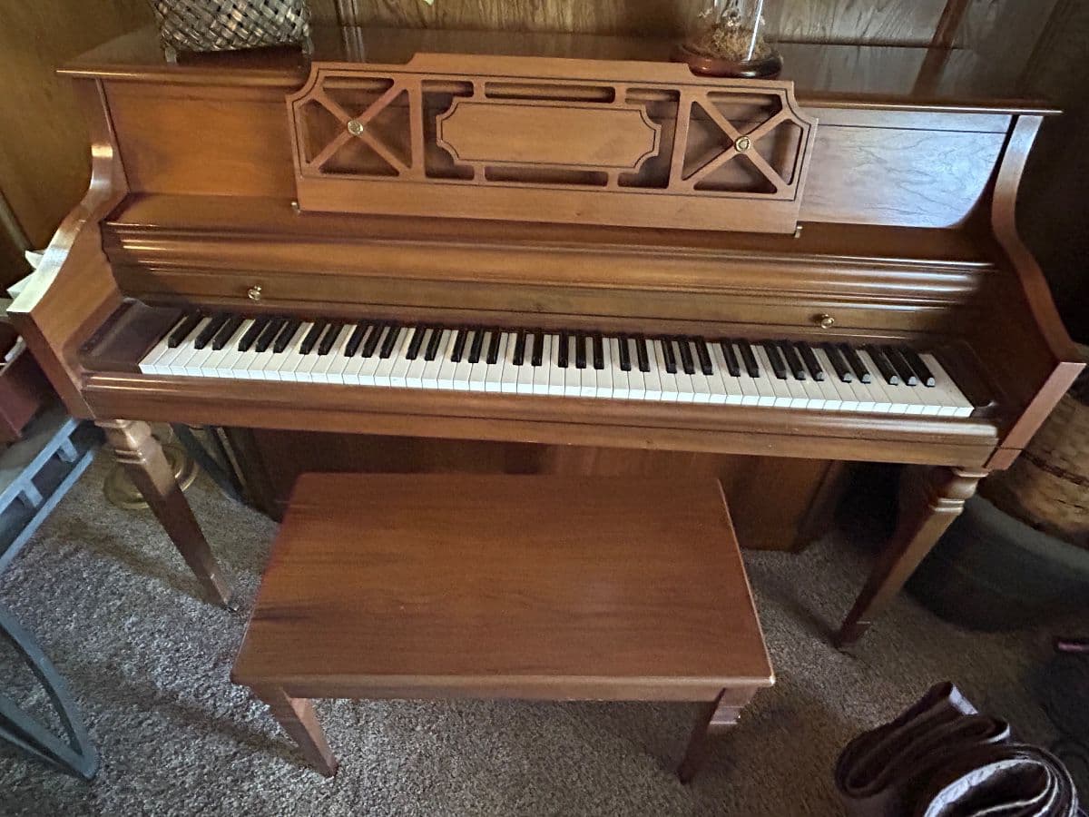 Aunt Sally’s Estate Sale photo 6