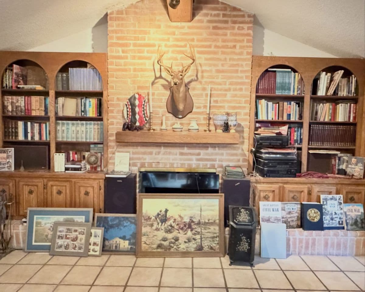 Fabulous Collectors Estate Sale Round 1 photo 8