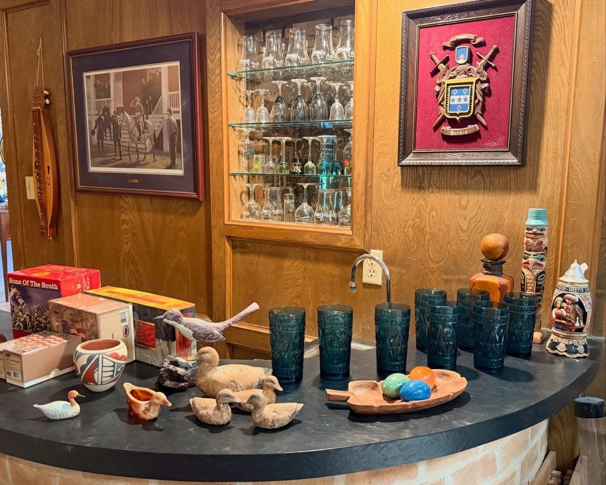 Fabulous Collectors Estate Sale Round 1 photo 9