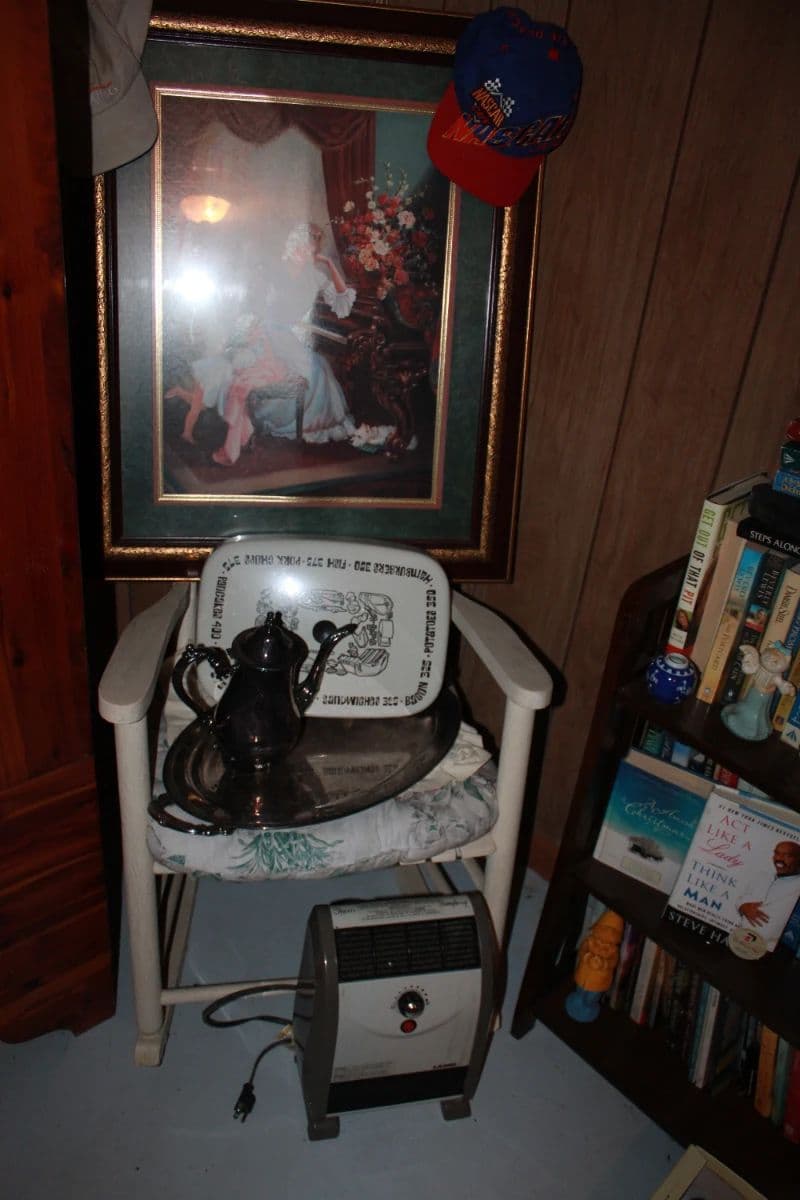 Elegantly Vintage on this Blountville Farm photo 12