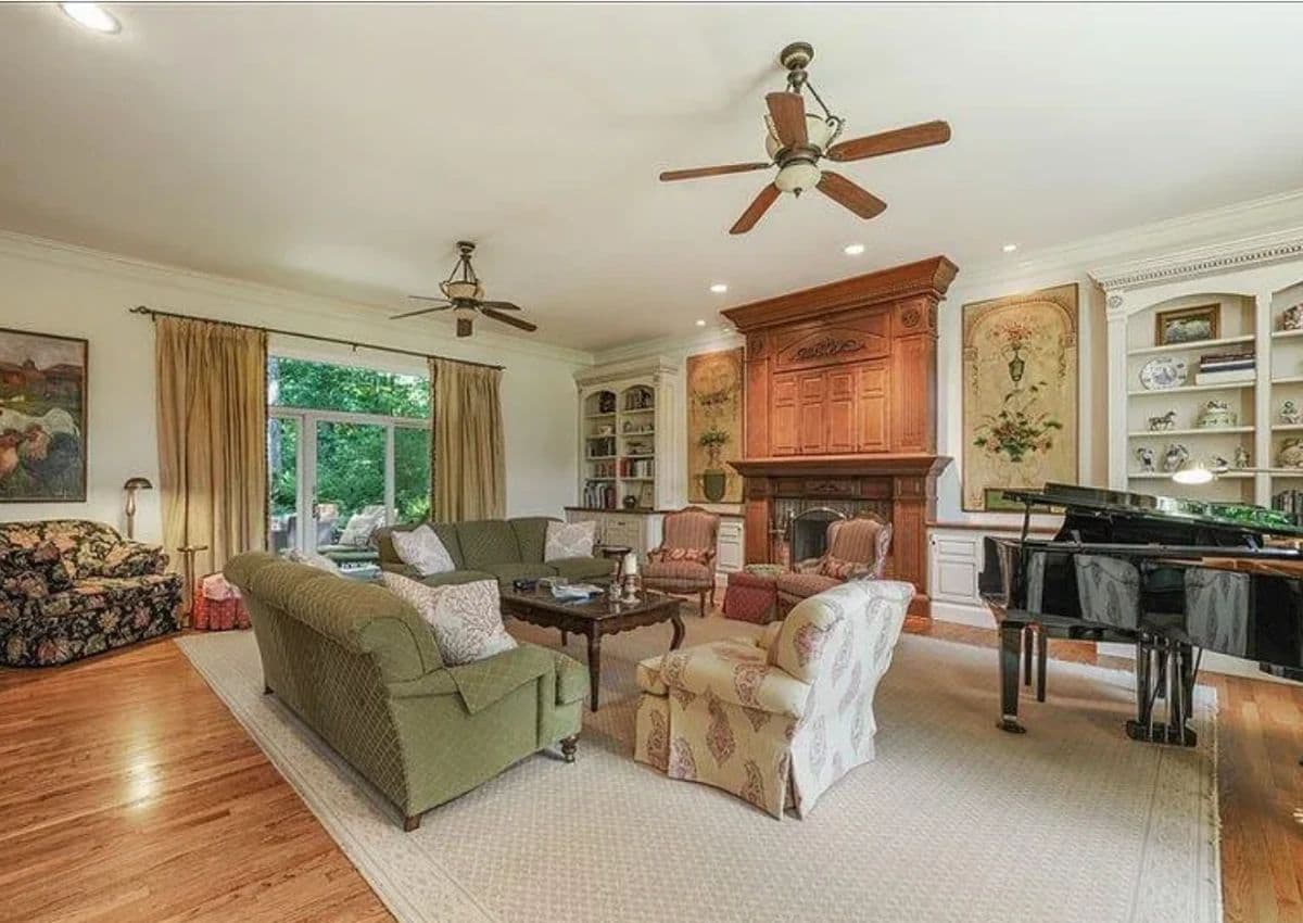 A Home of Distinction Tag Sale in Concord Hills photo 1