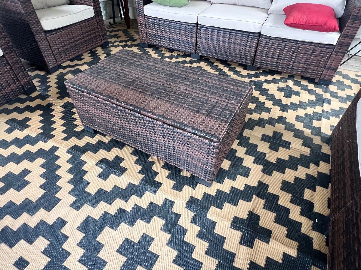 In Excellent condition - Bed, Dining, Living Room, Patio Furniture , Office, Kitchen items photo 11