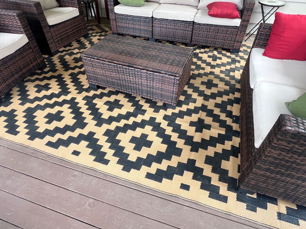 In Excellent condition - Bed, Dining, Living Room, Patio Furniture , Office, Kitchen items photo 8