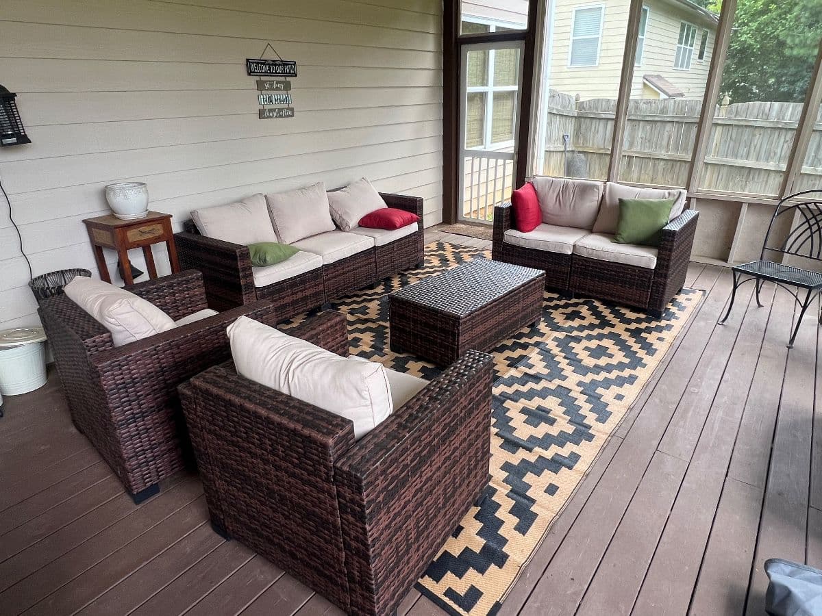 In Excellent condition - Bed, Dining, Living Room, Patio Furniture , Office, Kitchen items photo 7