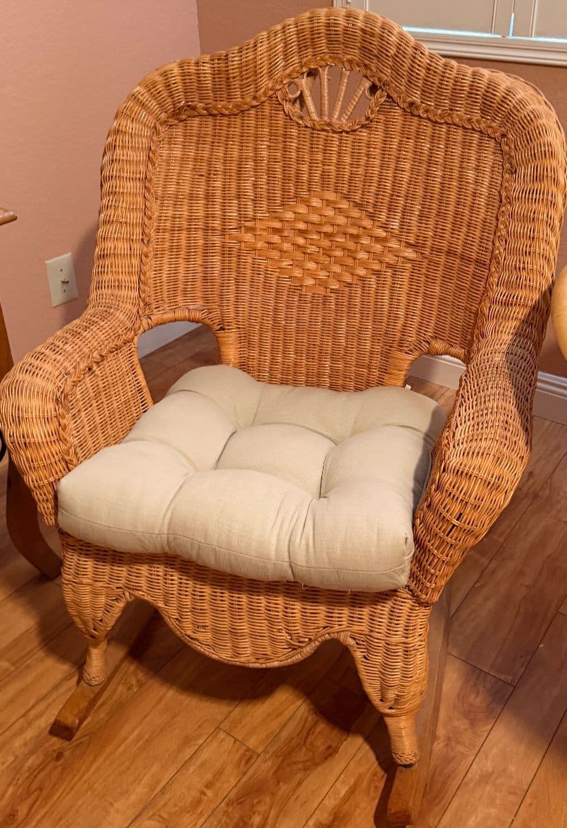 CLUTTER SWEEPERS  Remodel Liquidation and Estate Sale! photo 5