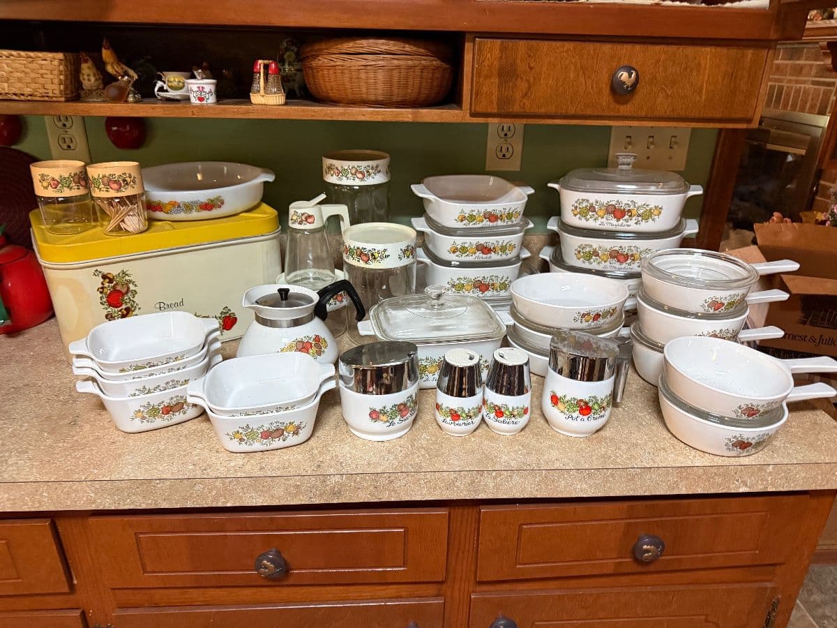 New Bern Country Comforts & Collector’s Finds photo 5