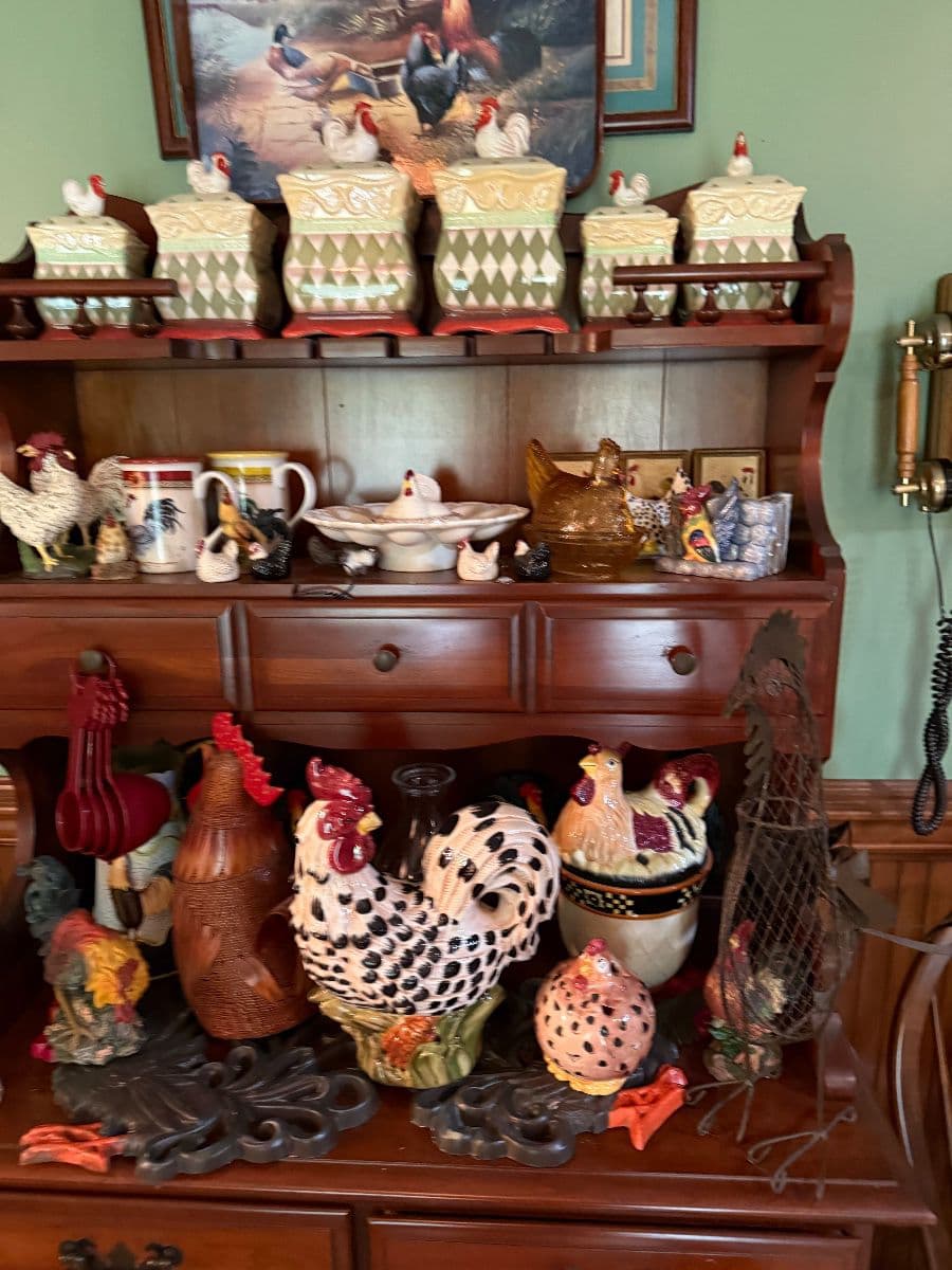New Bern Country Comforts & Collector’s Finds photo 3