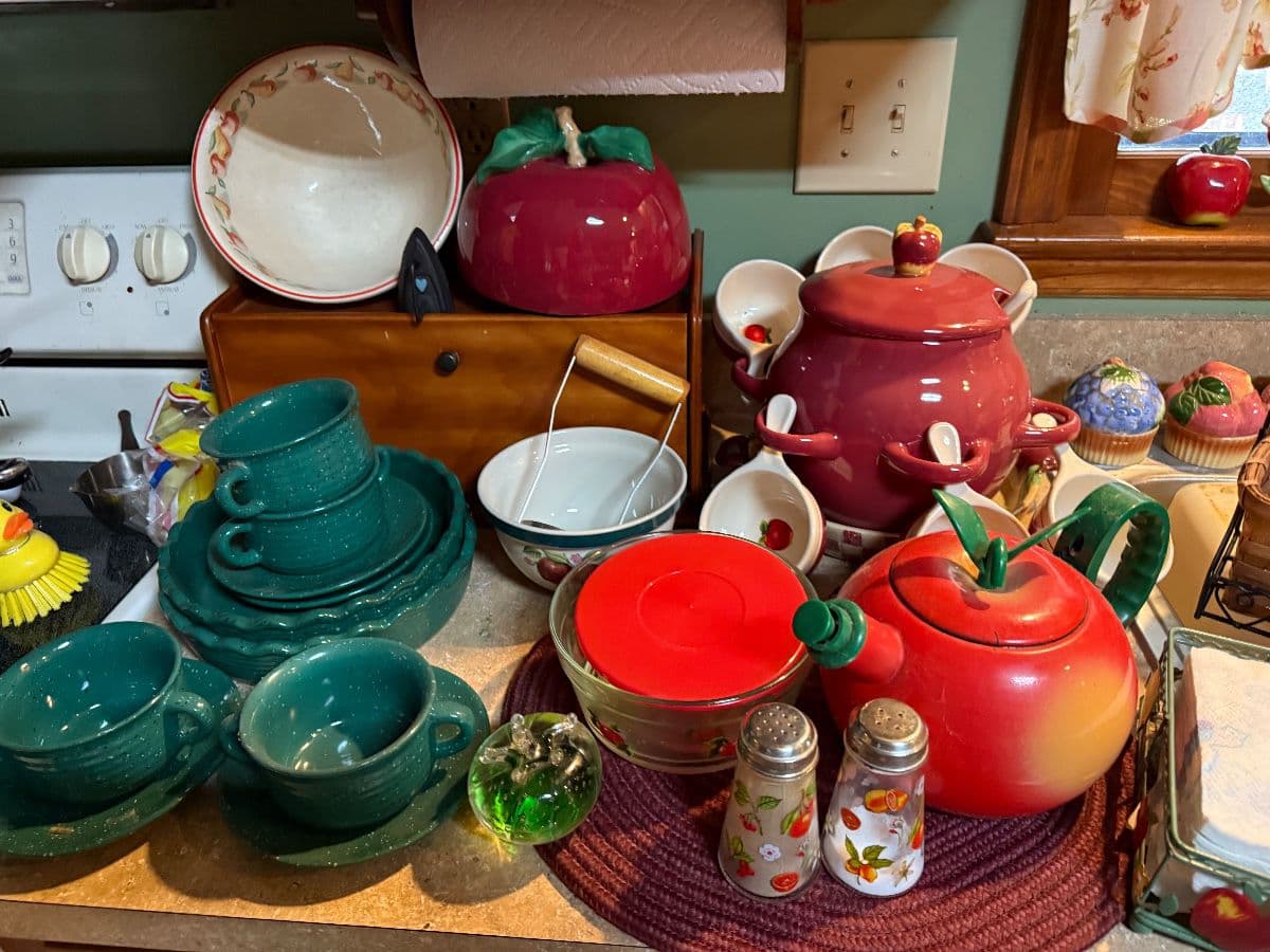 New Bern Country Comforts & Collector’s Finds photo 7