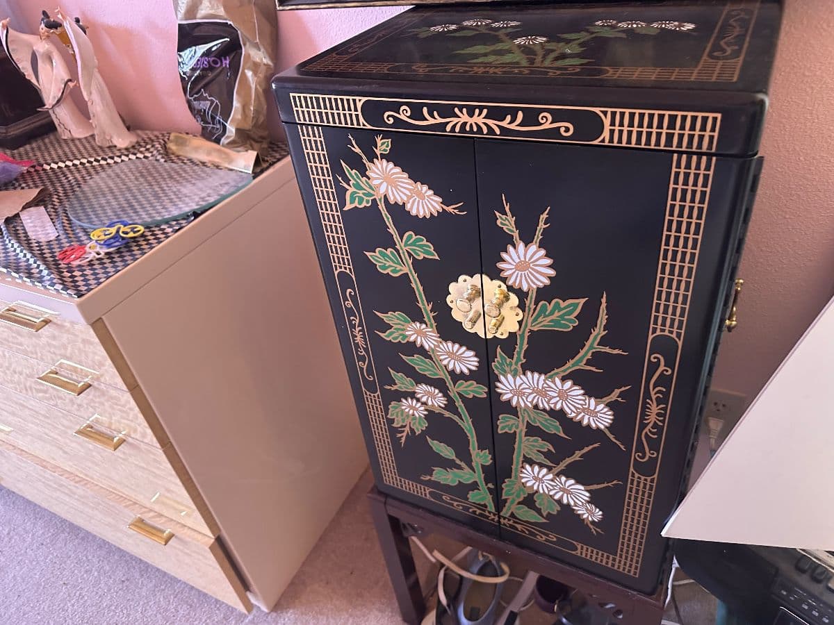Tigard  Estate Sale photo 8