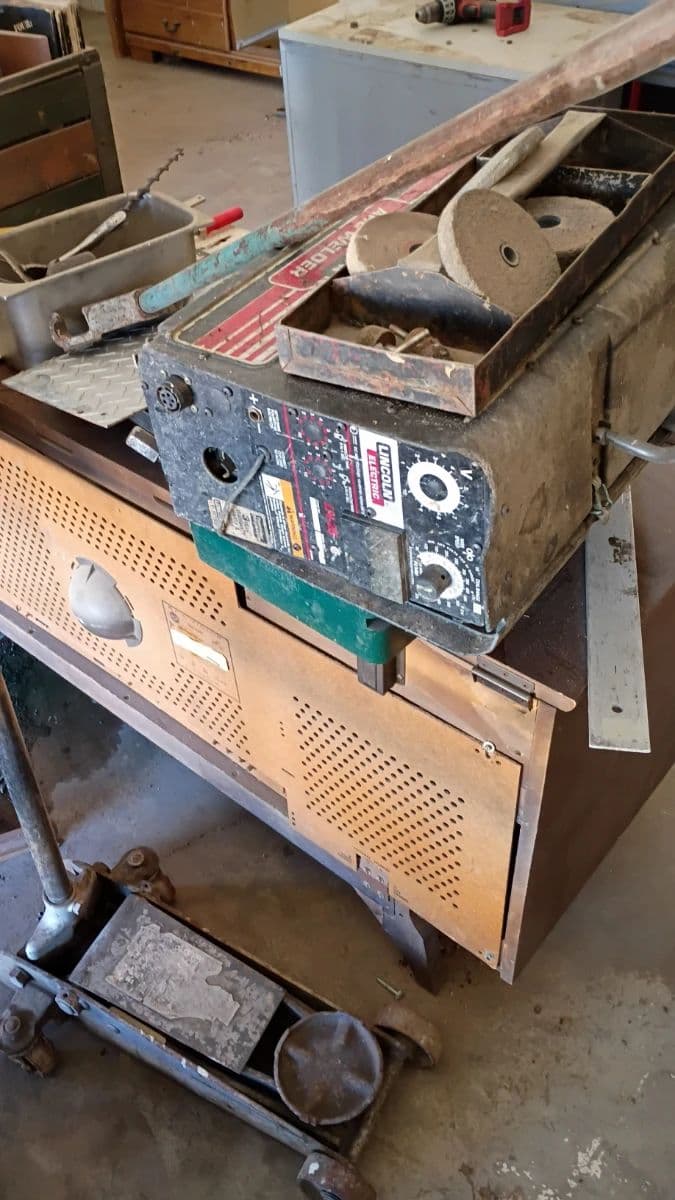 Joshua Tree Estate Sale: Classic Hi-Desert Treasure Trove photo 10