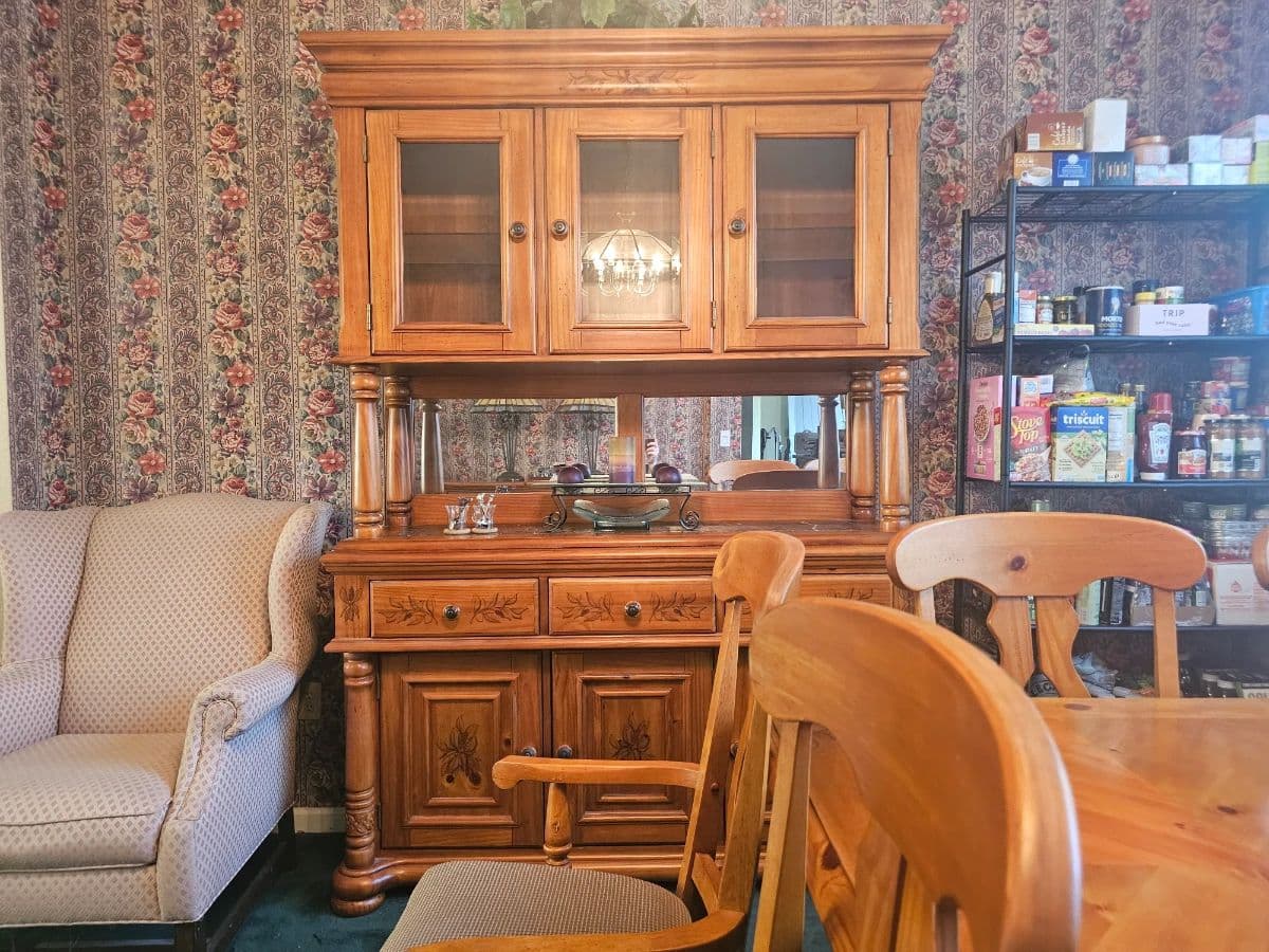 Thornton Estate Sale – Furniture, Electronics, Kitchen, Fashion Jewelry, Décor & More! photo 6