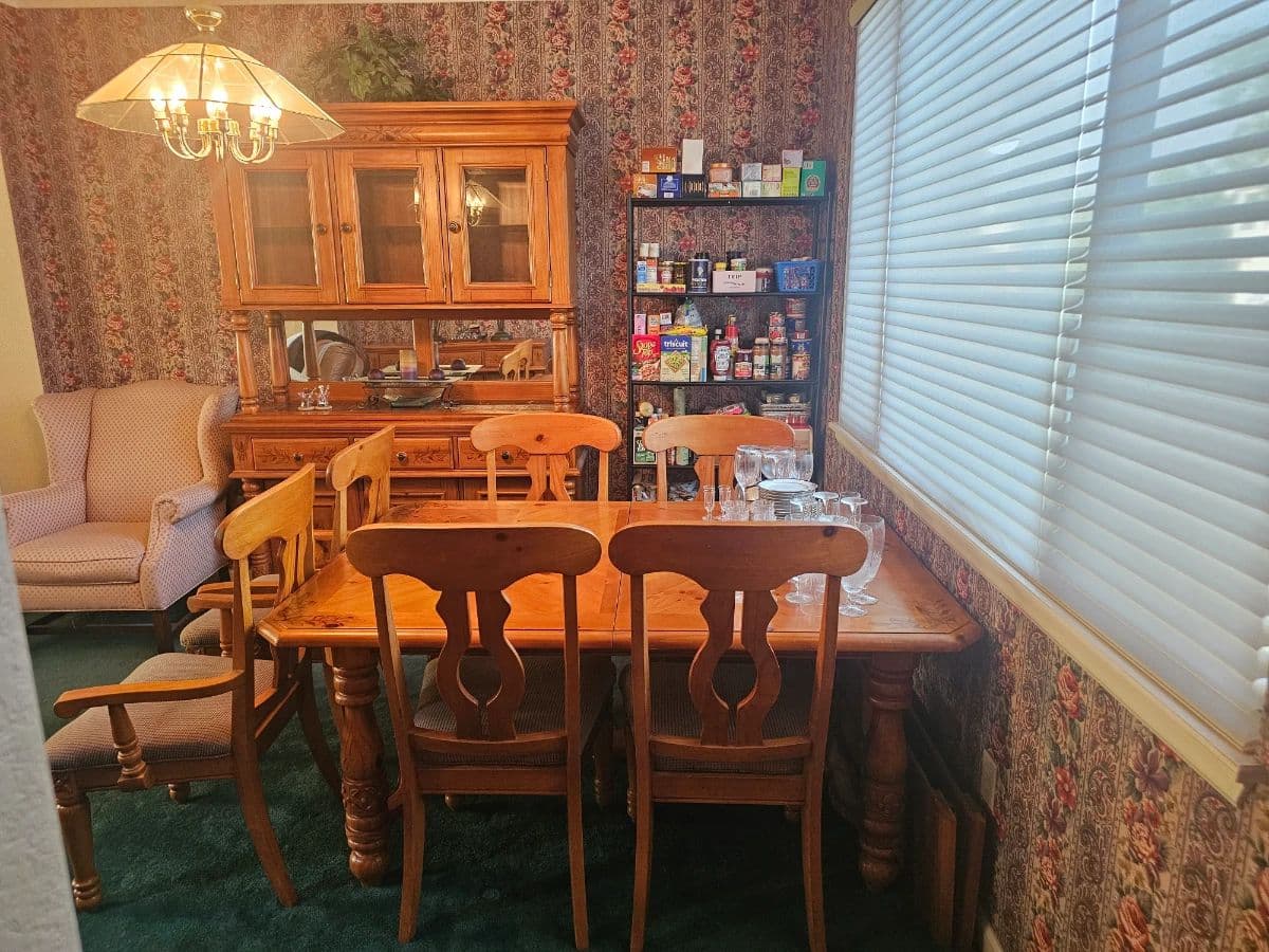 Thornton Estate Sale – Furniture, Electronics, Kitchen, Fashion Jewelry, Décor & More! photo 7