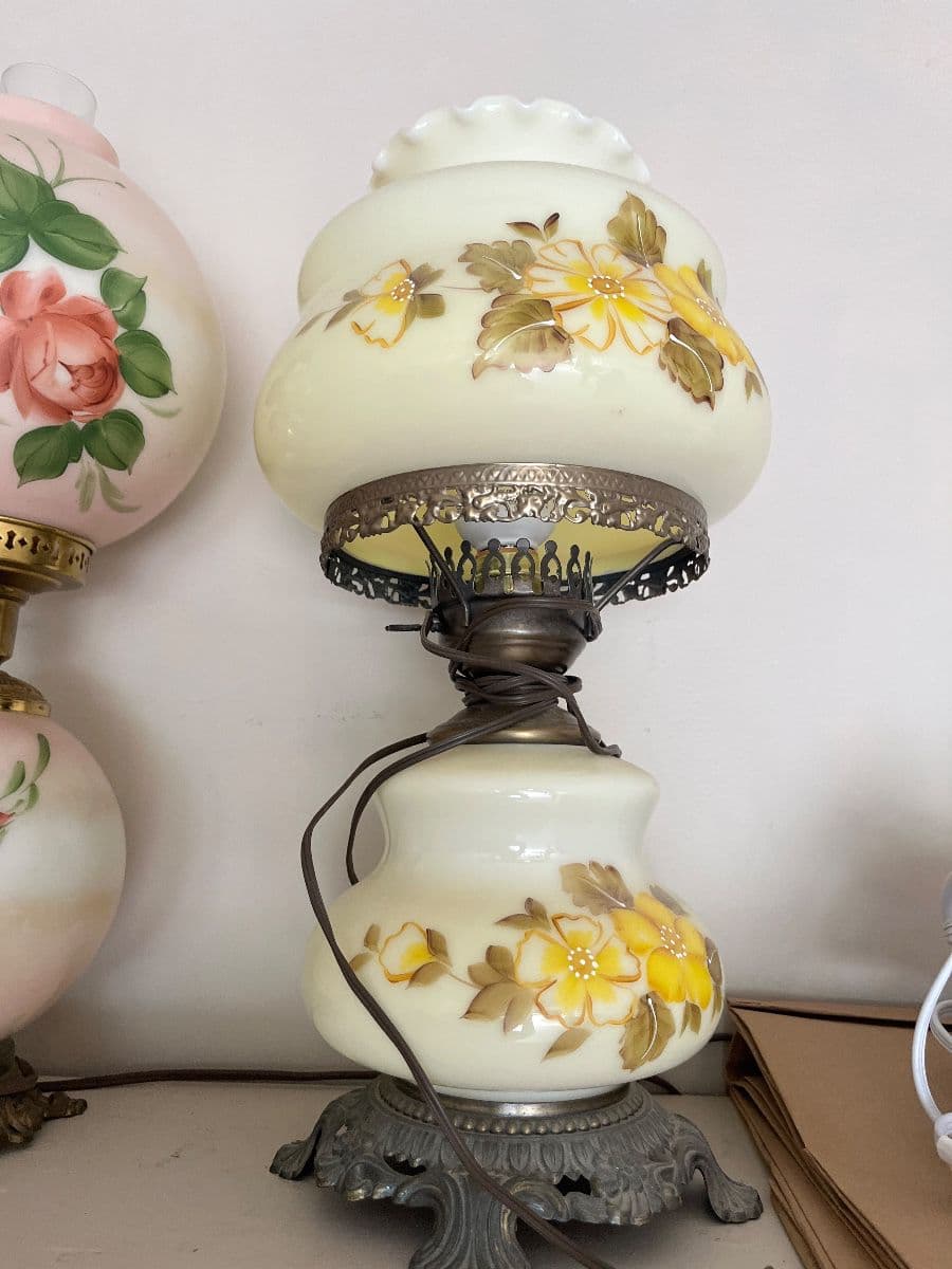 Immaculate Vintage Raymore Estate Sale photo 2
