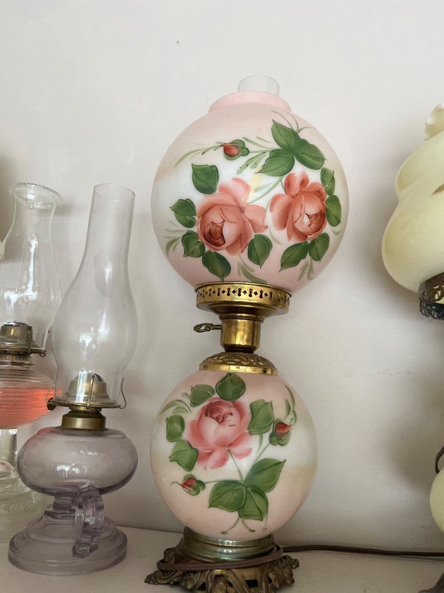 Immaculate Vintage Raymore Estate Sale photo 1