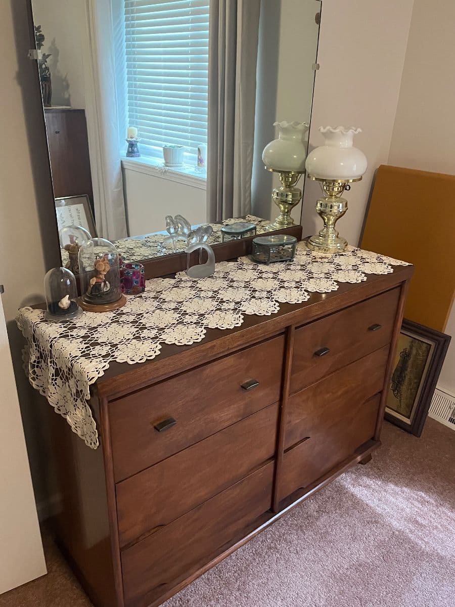 Immaculate Vintage Raymore Estate Sale photo 8