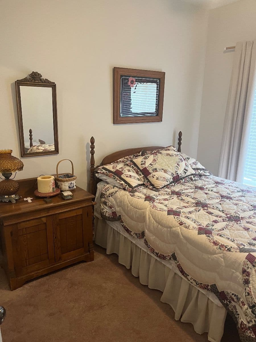 Immaculate Vintage Raymore Estate Sale photo 5