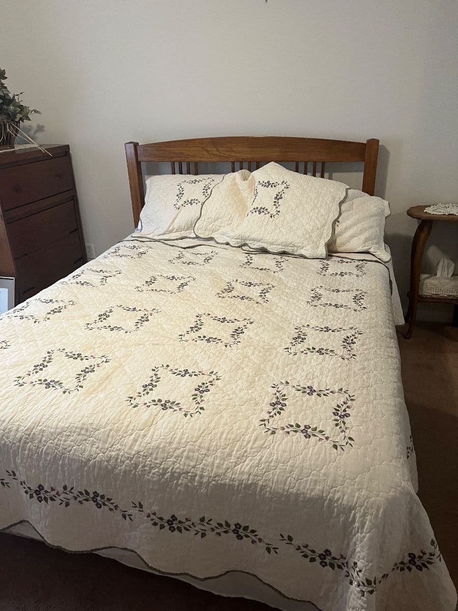 Immaculate Vintage Raymore Estate Sale photo 6