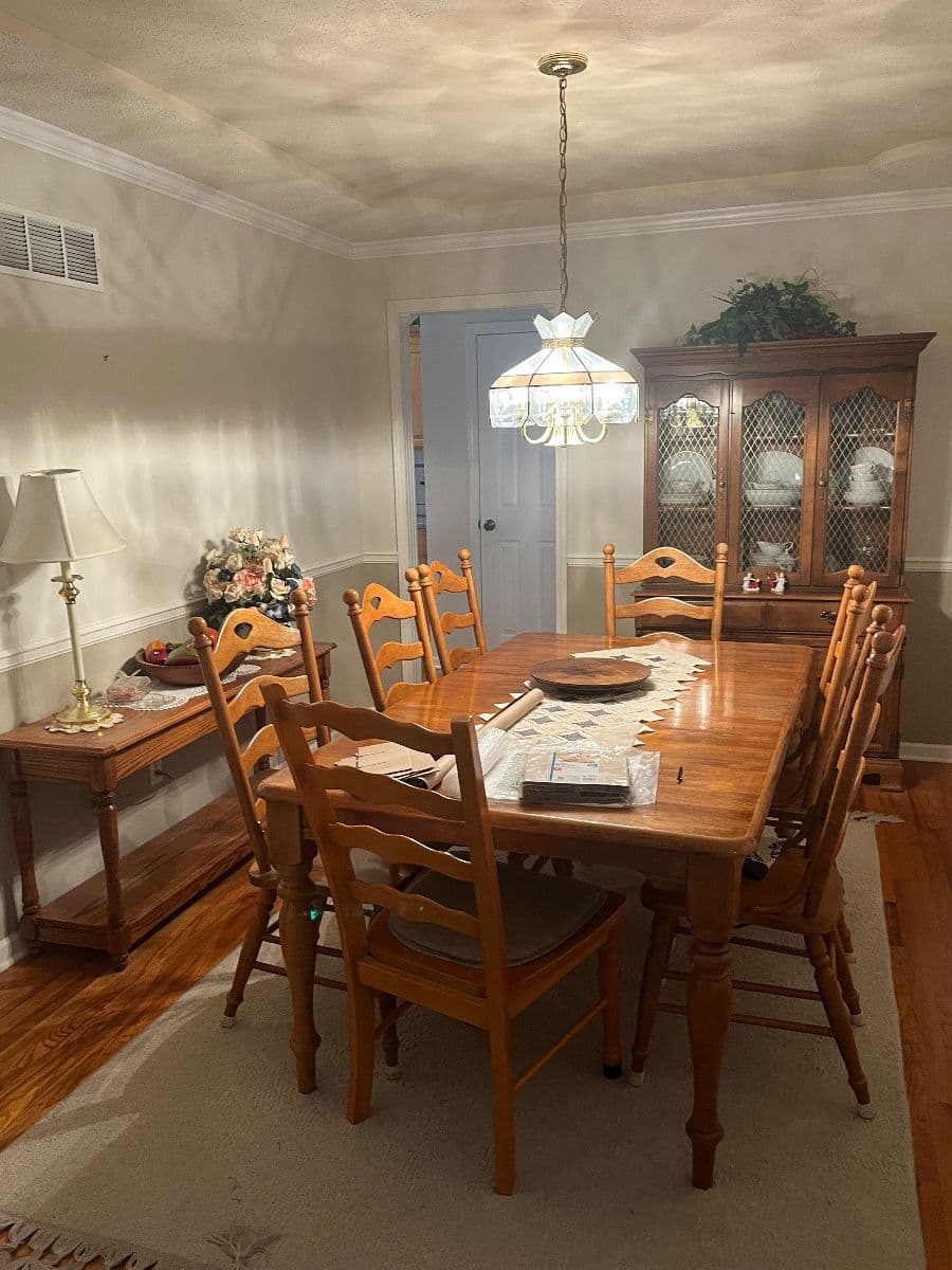 Immaculate Vintage Raymore Estate Sale photo 10