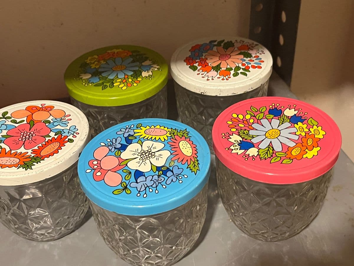 Immaculate Vintage Raymore Estate Sale photo 4