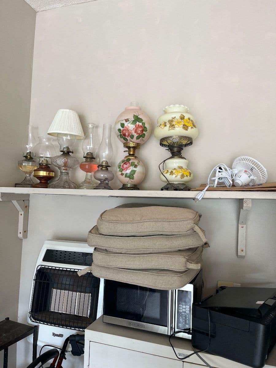 Immaculate Vintage Raymore Estate Sale photo 3