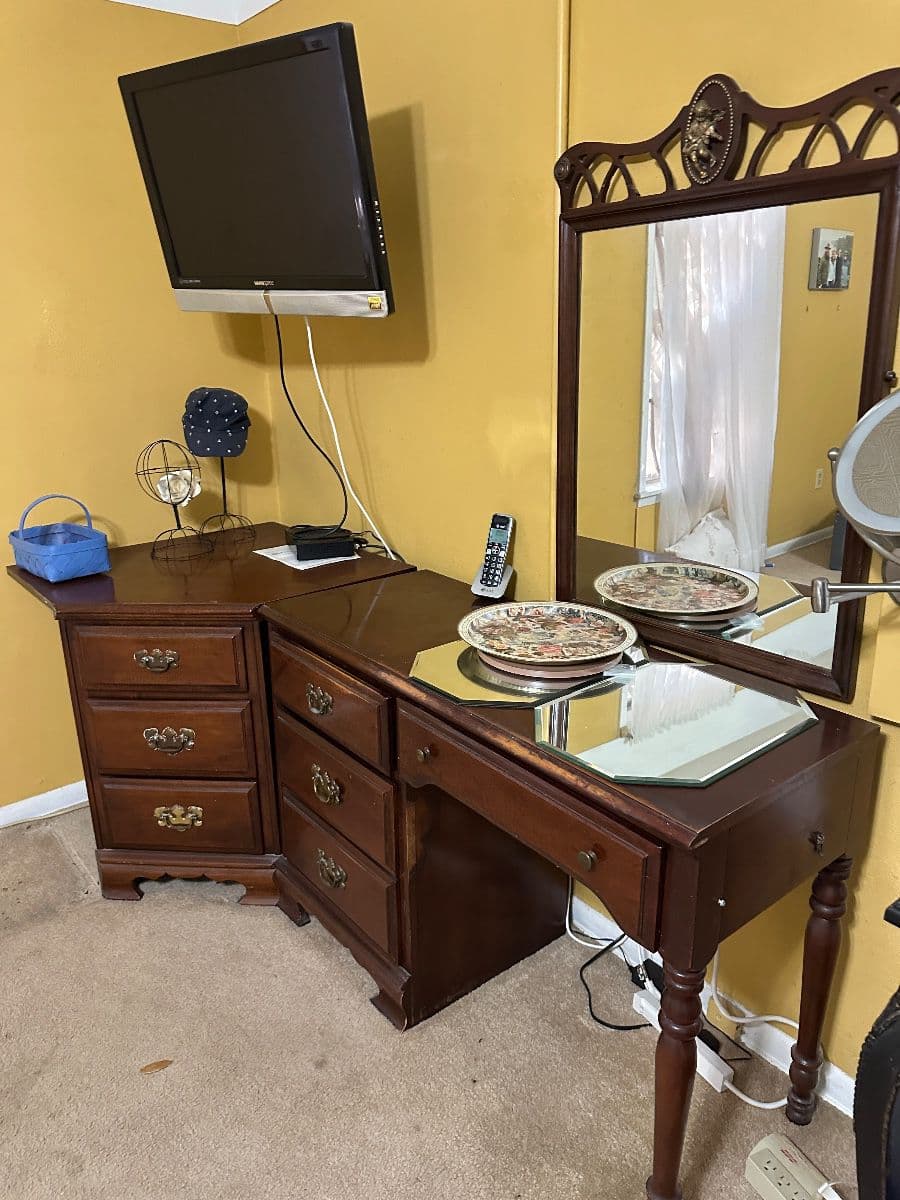 Estate sale in Elgin Tx photo 7