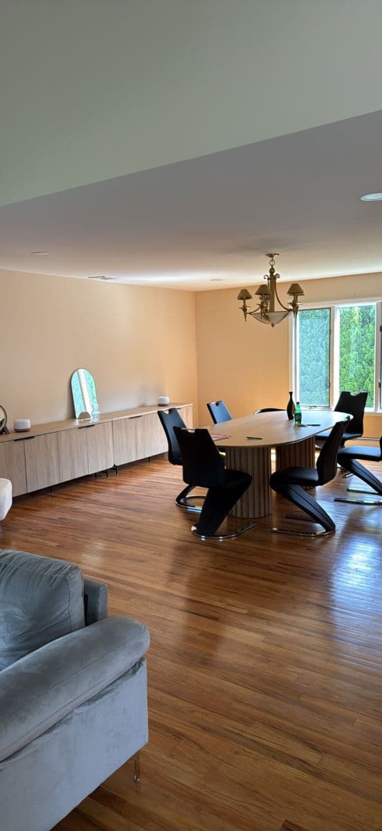 Estate Sale - Full Gym - Furniture - Gaming - Bed - TVs photo 6