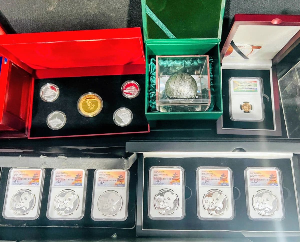 Massive Gold / Silver Coins, Ebay Reseller Dead Stock, Toys, Military & More photo 3