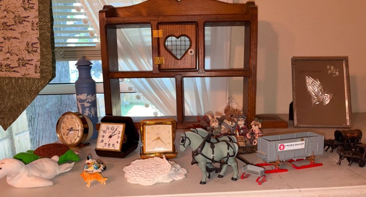 Marvelous Mineral Point Estate Sale by S&H photo 9