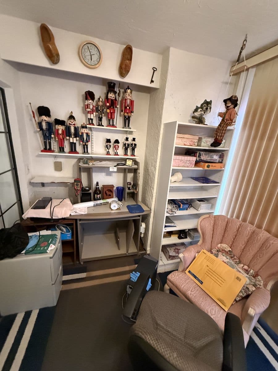 YOU’VE NEVER SEEN THIS MANY TEAPOTS! — A House FULL of Treasures photo 12