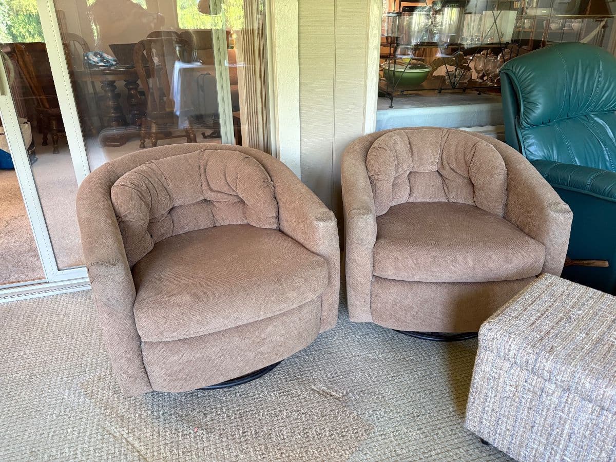 Nice Furniture, MCM, Vintage Christmas, Garden Tools and more… photo 7