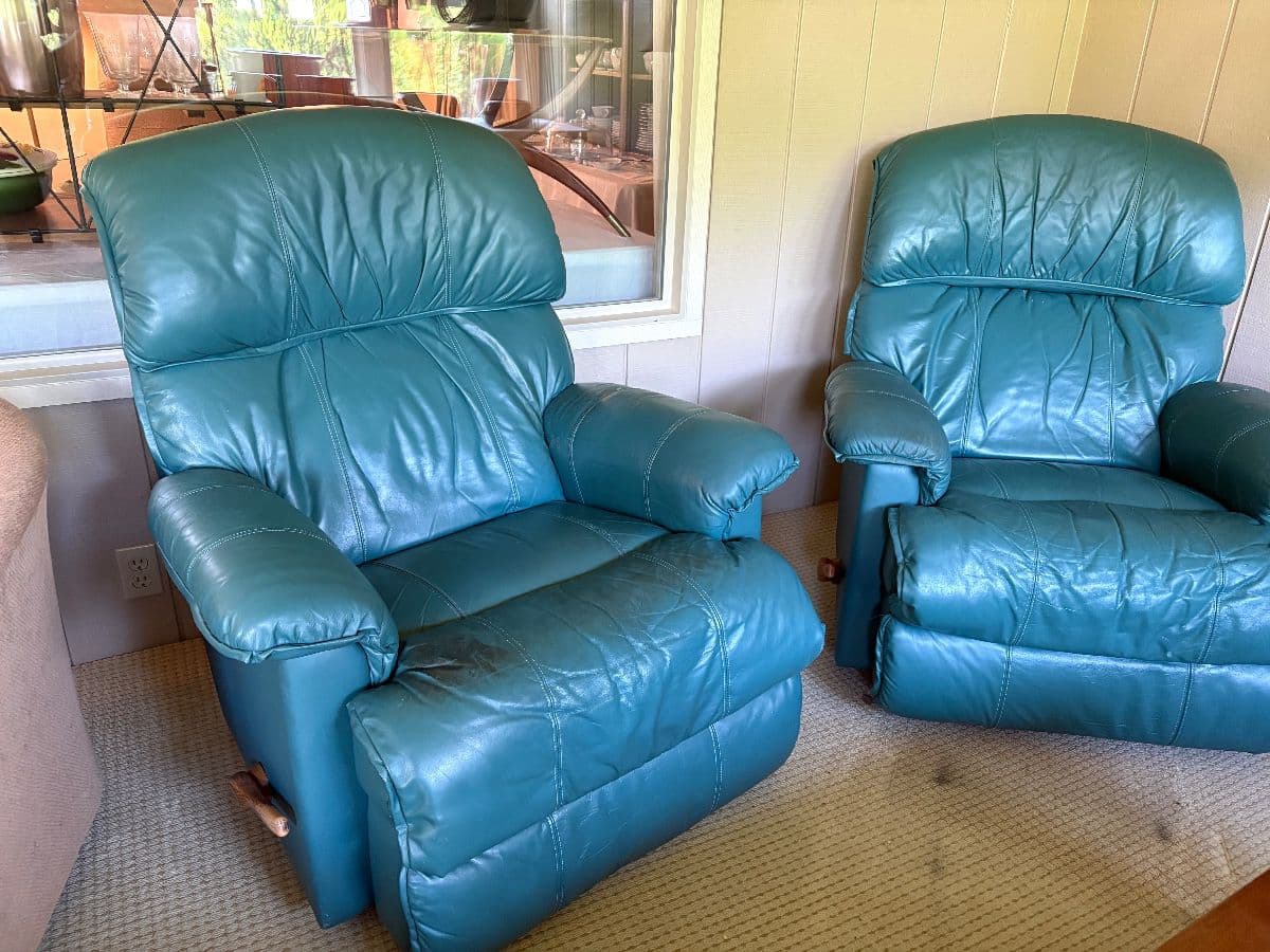 Nice Furniture, MCM, Vintage Christmas, Garden Tools and more… photo 12